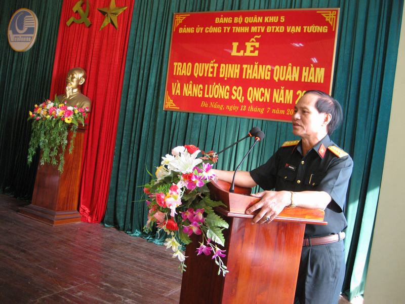 Lễ trao Quyết định thăng quân hàm, nâng lương năm 2013.